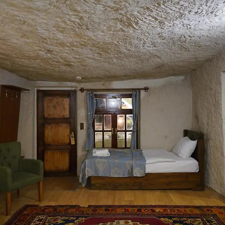 Lalezar Cave 3*