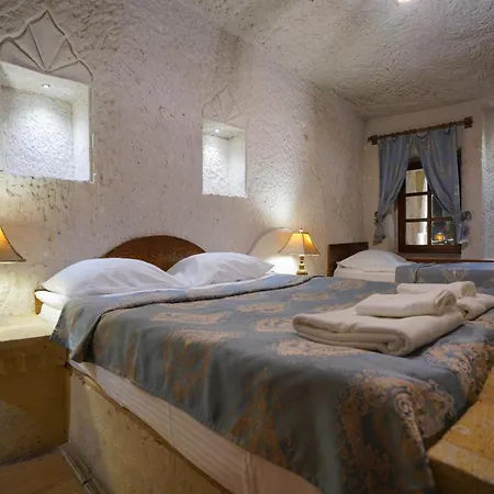 Lalezar Cave 3*