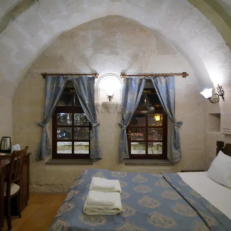 Otel Lalezar Cave 3*