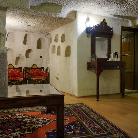 Otel Lalezar Cave 3*