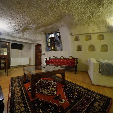 Lalezar Cave Göreme