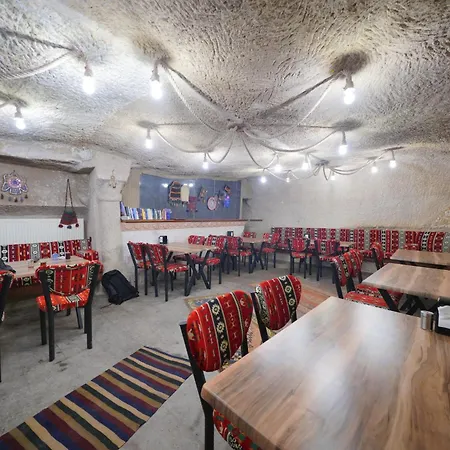 Lalezar Cave Otel 3*